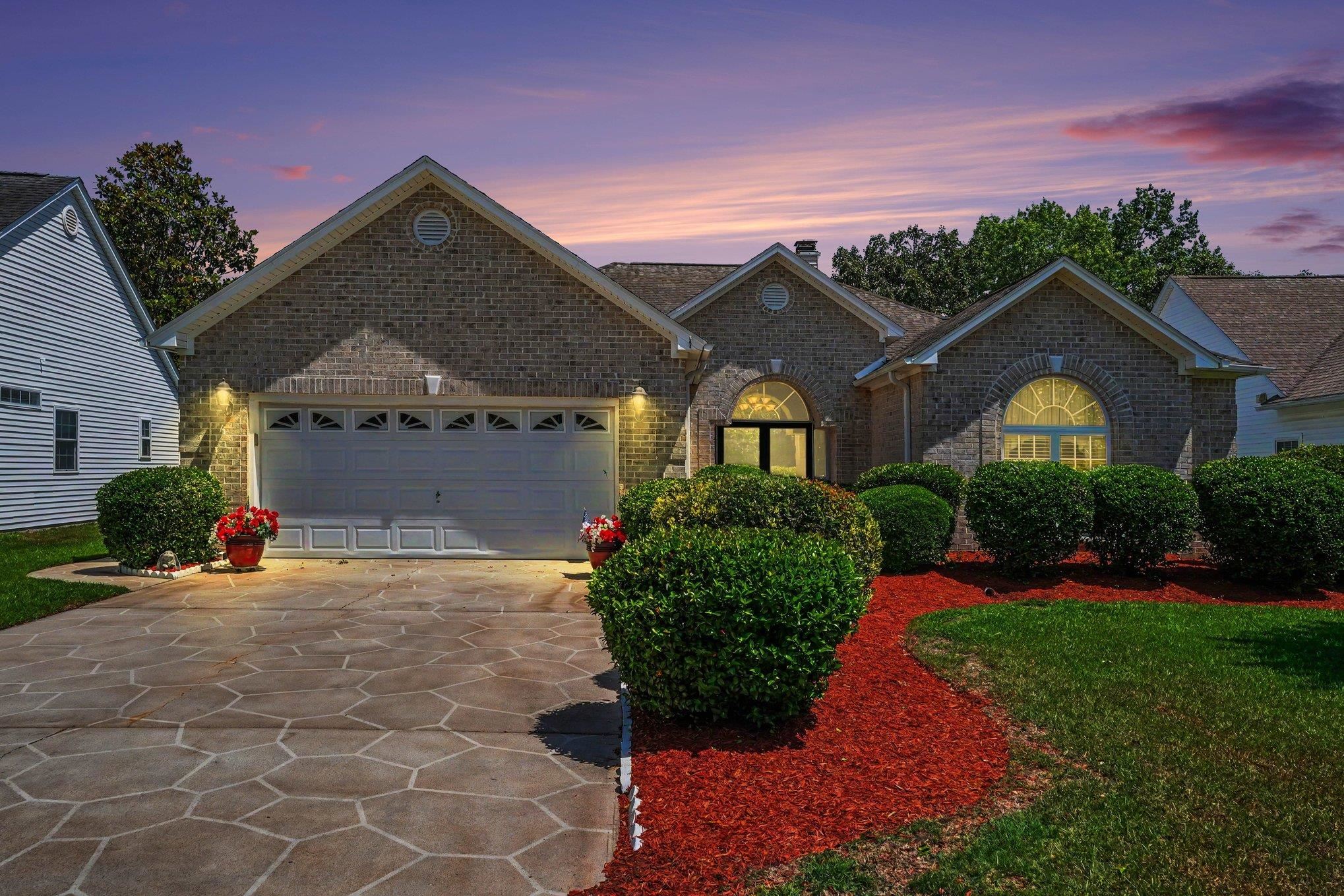 Do not miss this gorgeous updated 3 bed 2 bath single level home locat – image 39