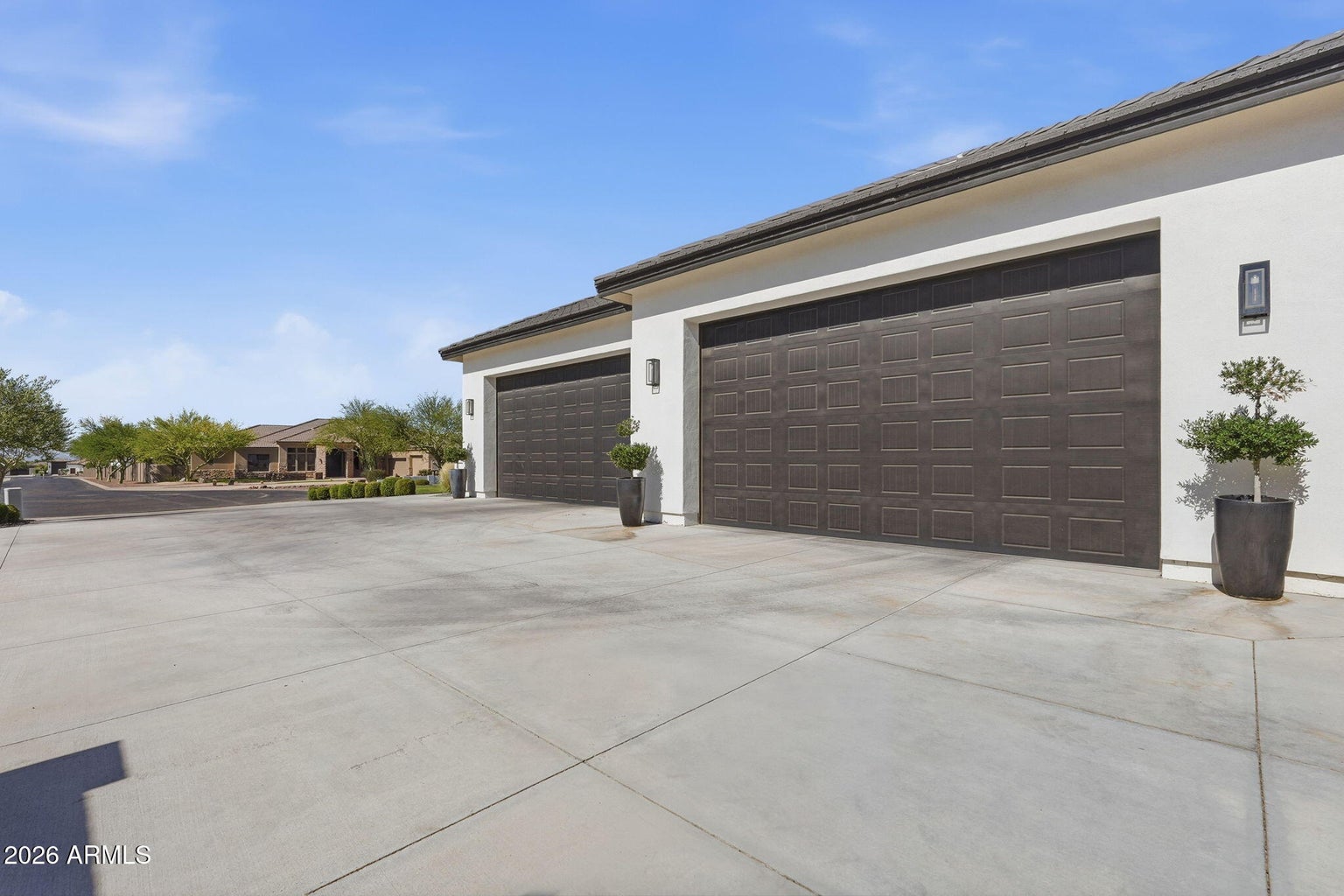 Tucked inside a gated neighborhood of Encanto Real on the edge of Quee – image 3