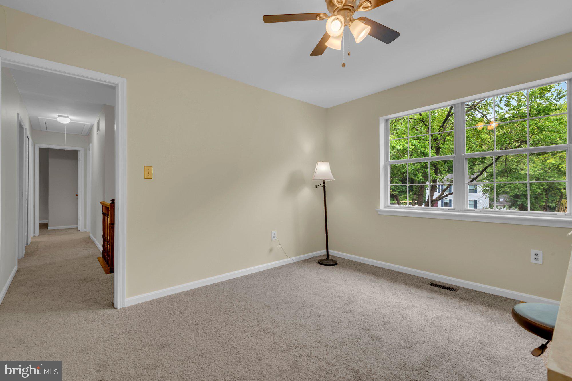 Well Cared for Home in Foxmoor located in a Cul-De-Sac. Fresh Paint, W – image 25