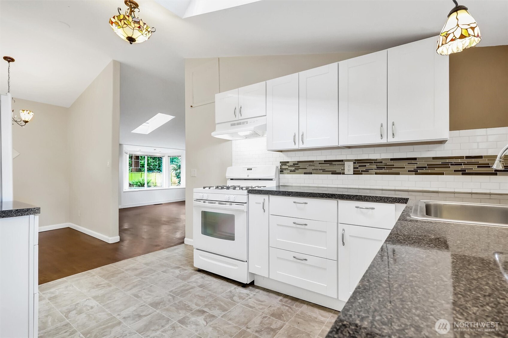 13722 13722 Interlake Avenue, Seattle, Washington, 98133, USA, 2 Bedrooms Bedrooms, ,2 BathroomsBathrooms,Residential,For Sale,13722 Interlake Avenue,2490690
