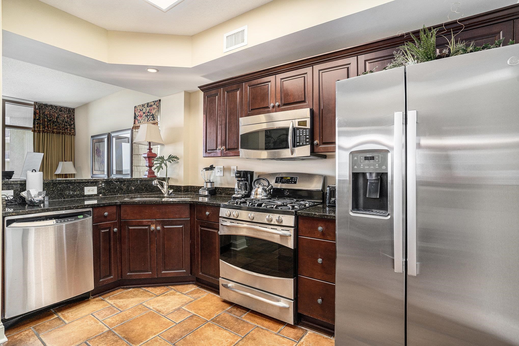 Experience upscale oceanfront living in this impeccably maintained 1-b – image 11