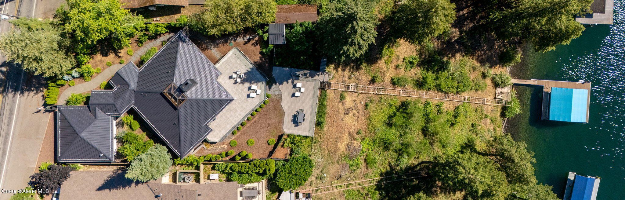 Lake front property with completely reimagined home, finished in 2024 – image 6