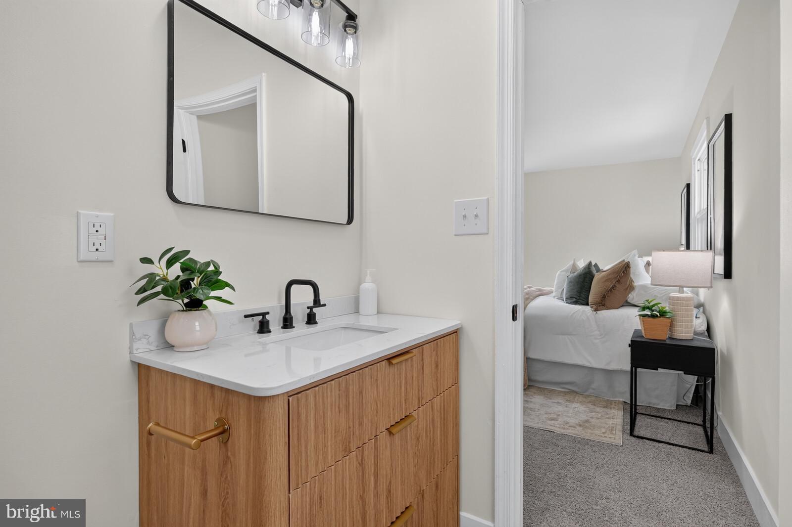 Beautifully Renovated Single-Family Home in Sought-After Kettering – 5 – image 22