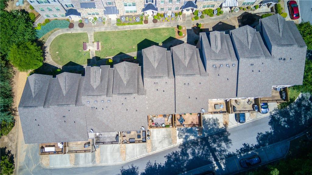 Tucked away in the quiet and welcoming 24-unit community of Brandly Ha – image 36