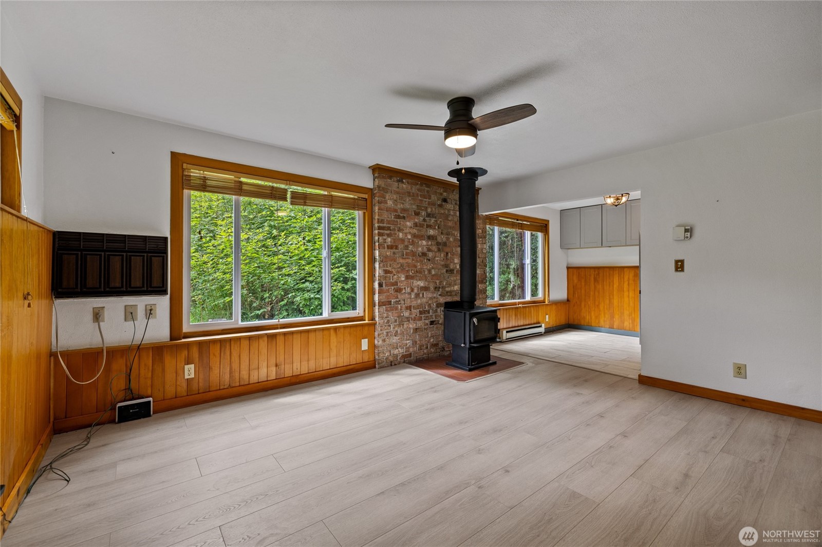 Rare opportunity to enjoy space, flexibility, and income potential on – image 4