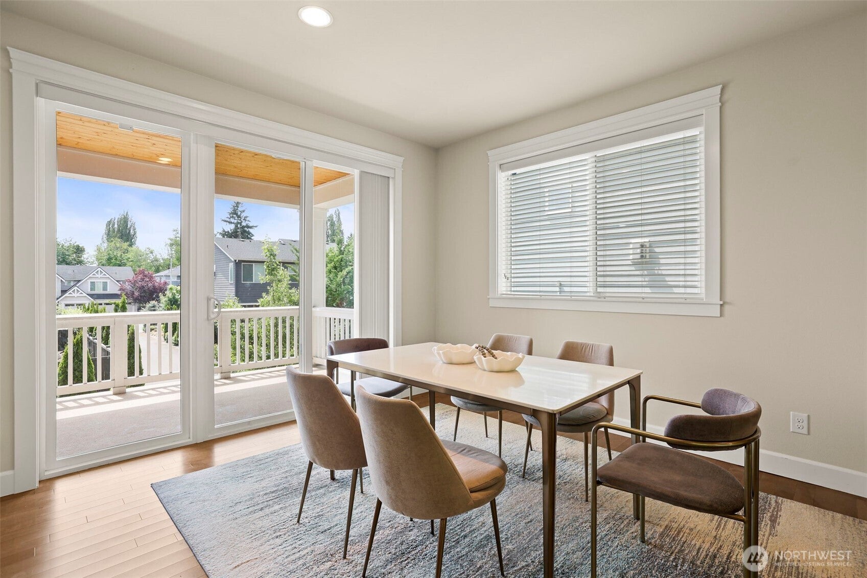 Welcome to this beautifully designed Sagebrook Lane home in Bothell Ca – image 10