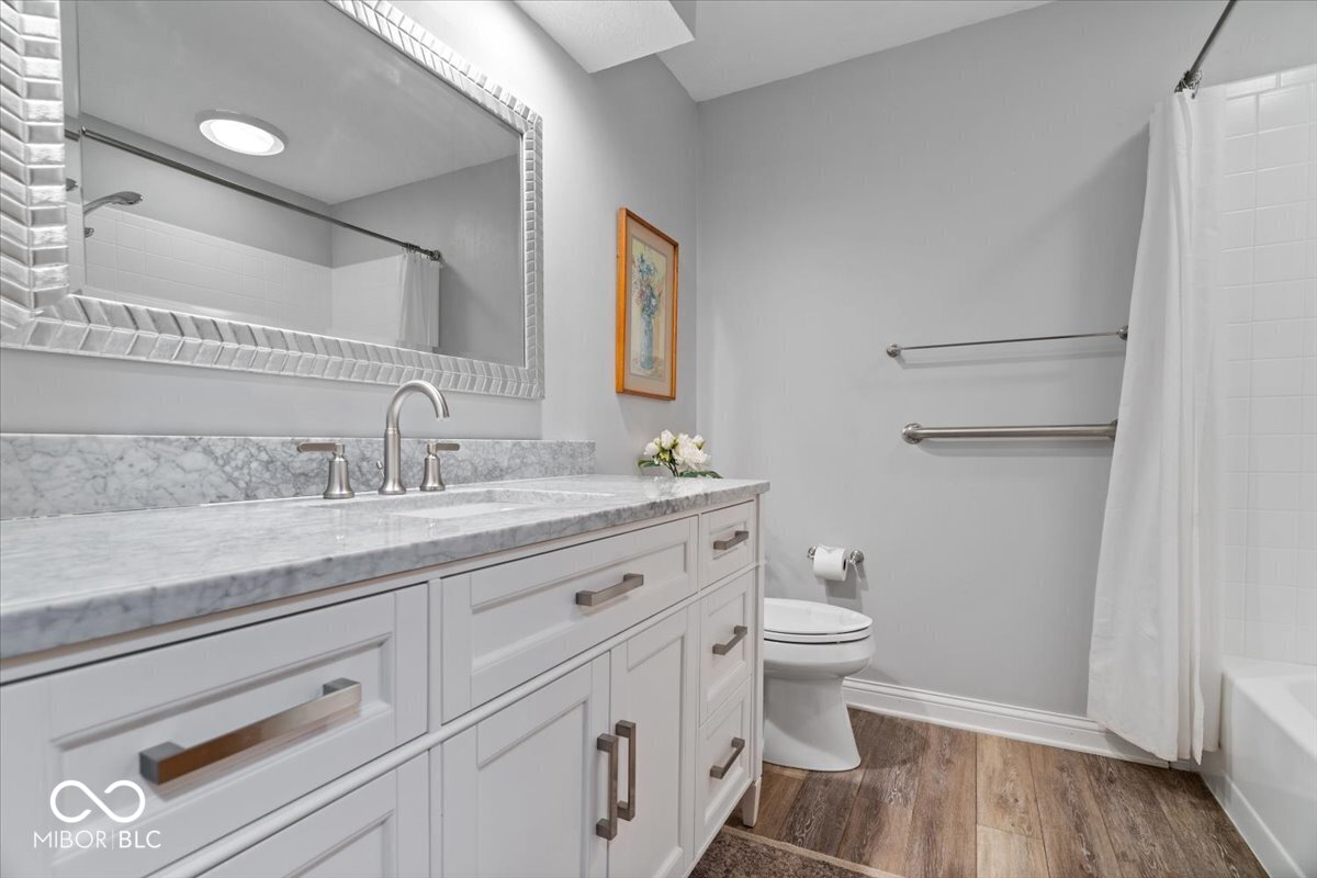 Updates galore in desirable Feather Cove III! Nestled on a half-acre w – image 22