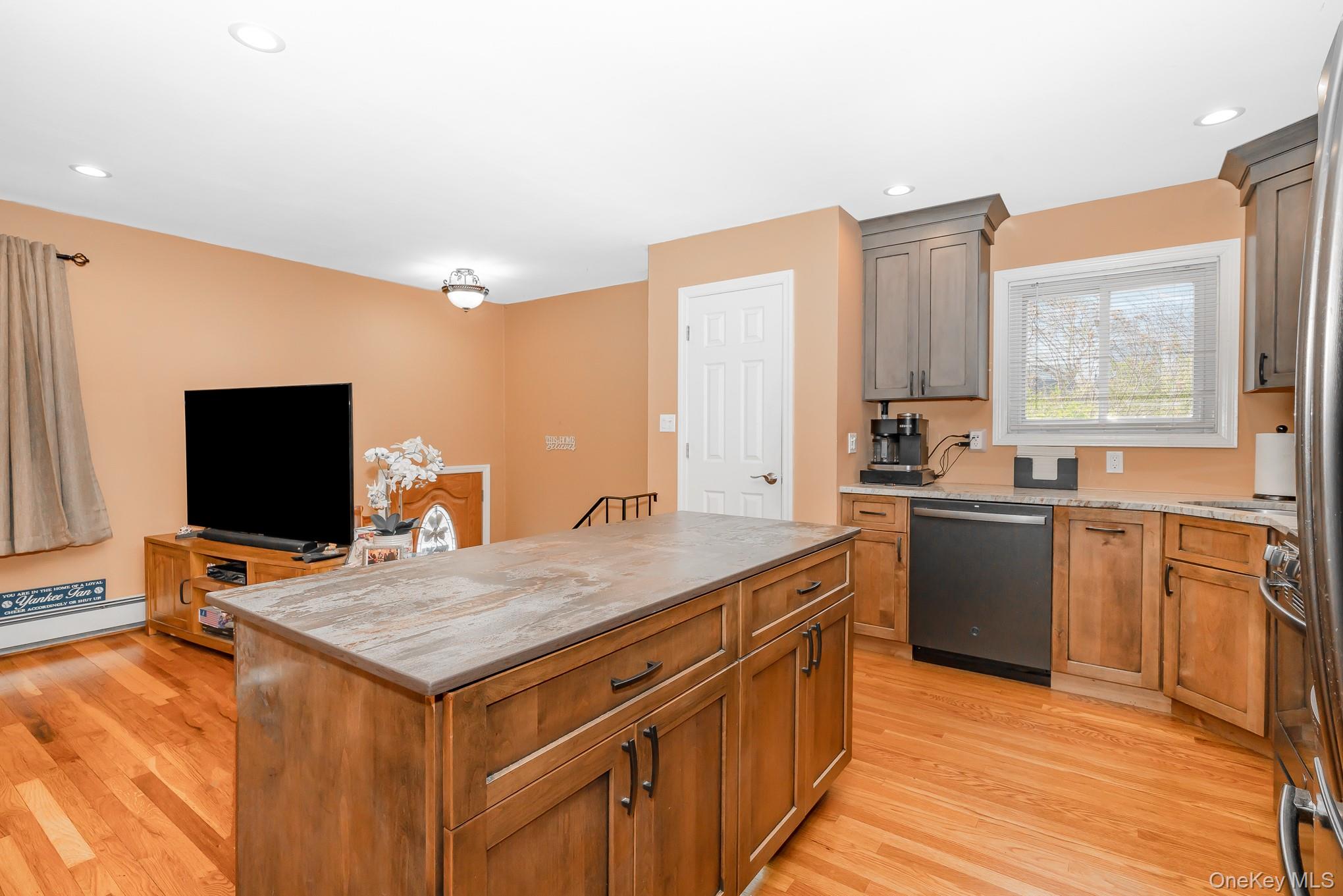 Welcome to this spacious Hi Ranch located on a quiet dead end street i – image 22