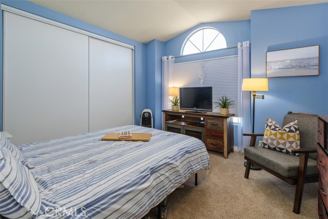 Beautiful move-in ready POOL home in the highly desirable Serenade Com – image 17
