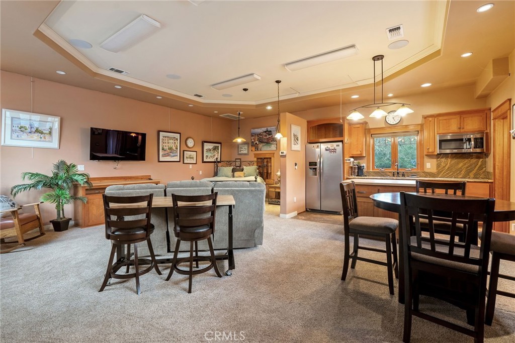 Located on the desirable West Side of Paso Robles, this custom-built 2 – image 48
