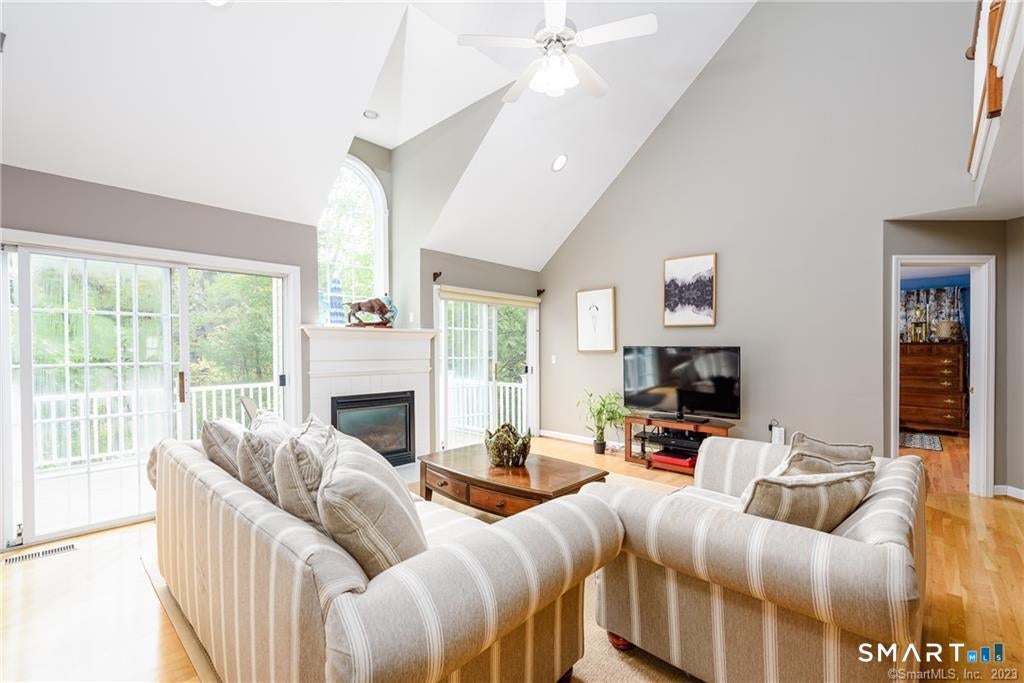 SPECTACULARLY DESIRABLE LOCATION! This rare-to-market single family is – image 15