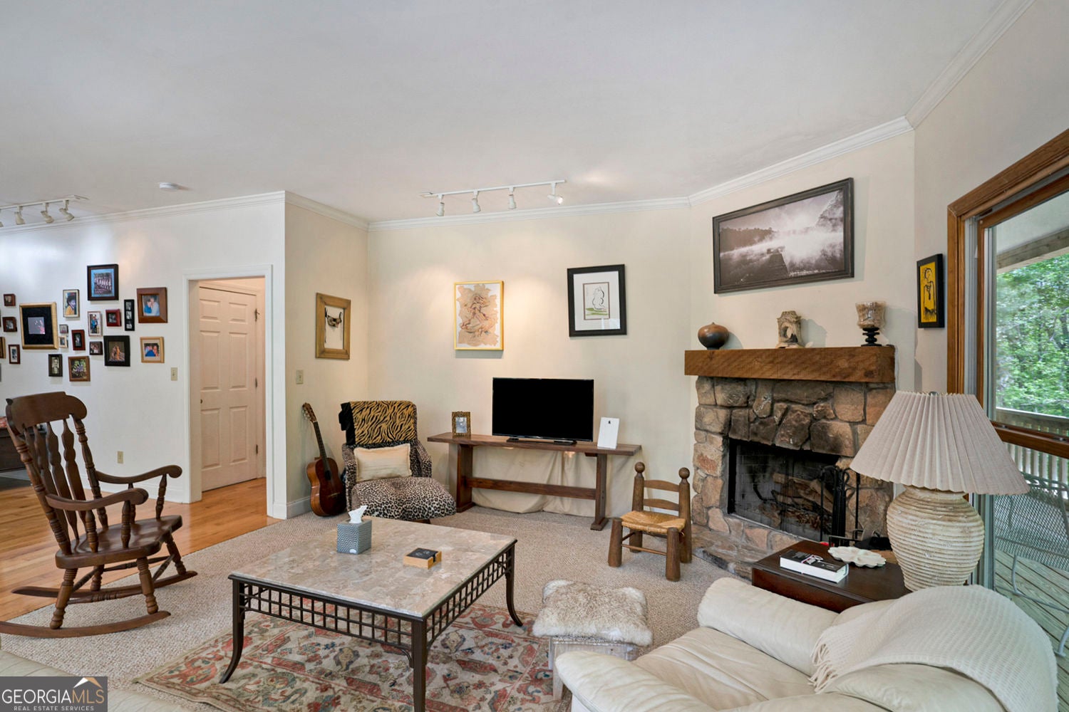 Experience the epitome of country living on this expansive 10+ acre pr – image 16