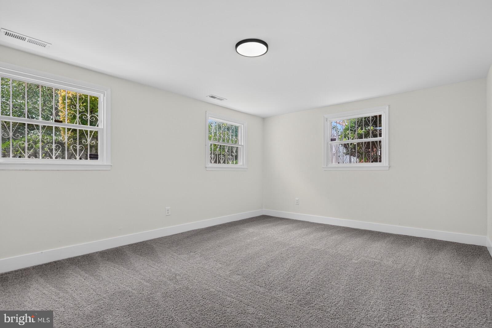 Beautifully Renovated Single-Family Home in Sought-After Kettering – 5 – image 30