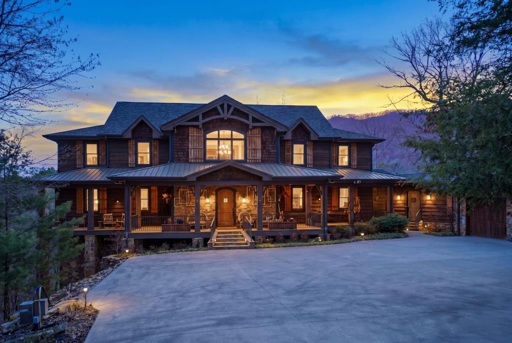 Architectural Mountain Sanctuary on 5+ Private Acres. Experience refin – image 4