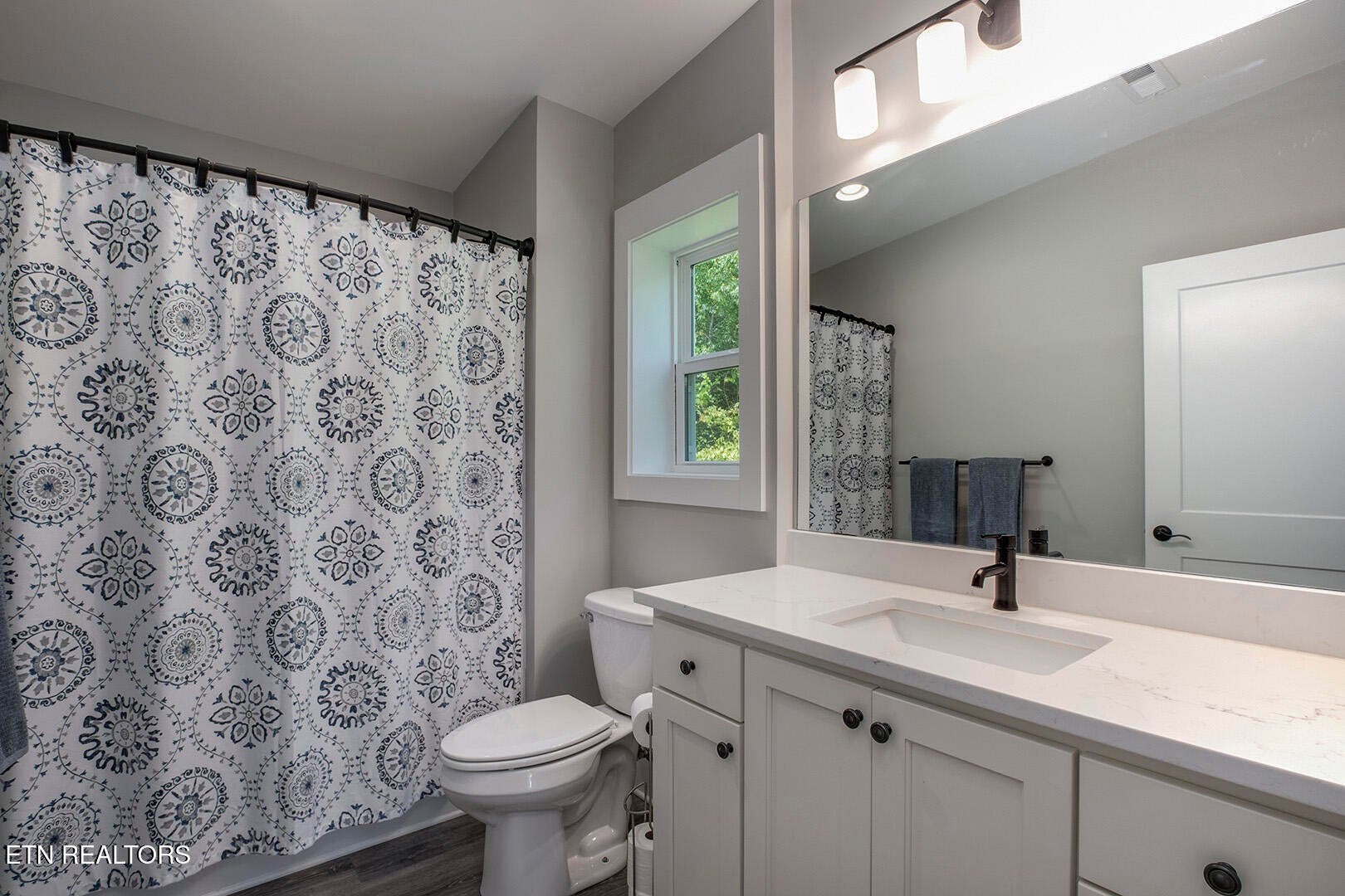 880 880 Skyline Drive, Harriman, Tennessee, 37748, USA, 3 Bedrooms Bedrooms, ,4 BathroomsBathrooms,Residential,For Sale,880 Skyline Drive,6c9e6ce5-d78a-4ae4-a55c-fa9f55