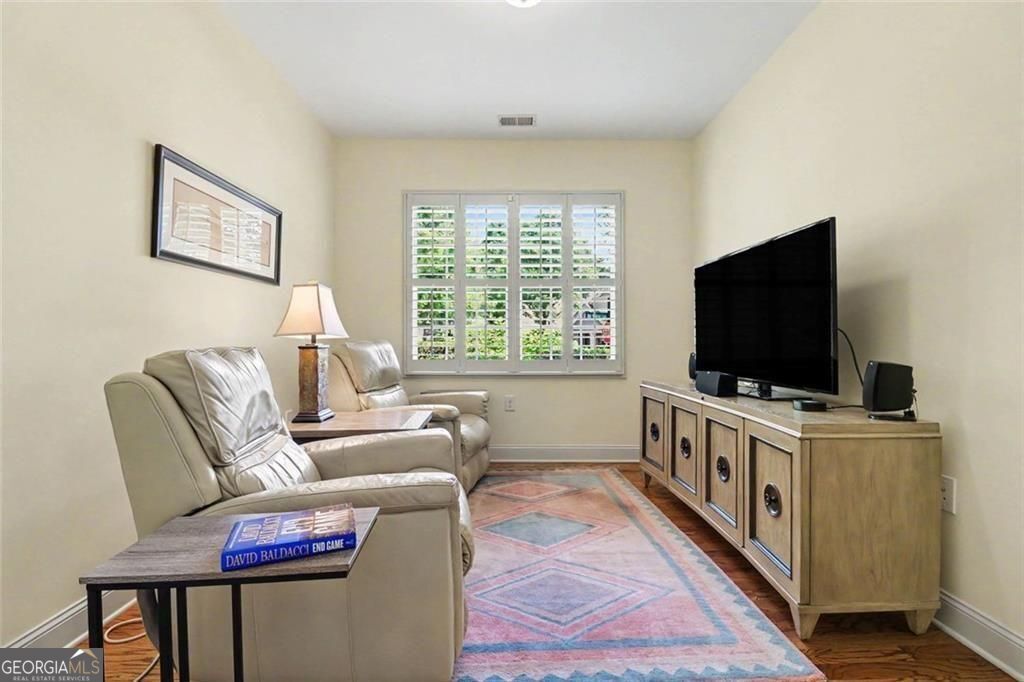 Fantastic opportunity in a vibrant 55+ active-adult community. Beautif – image 9