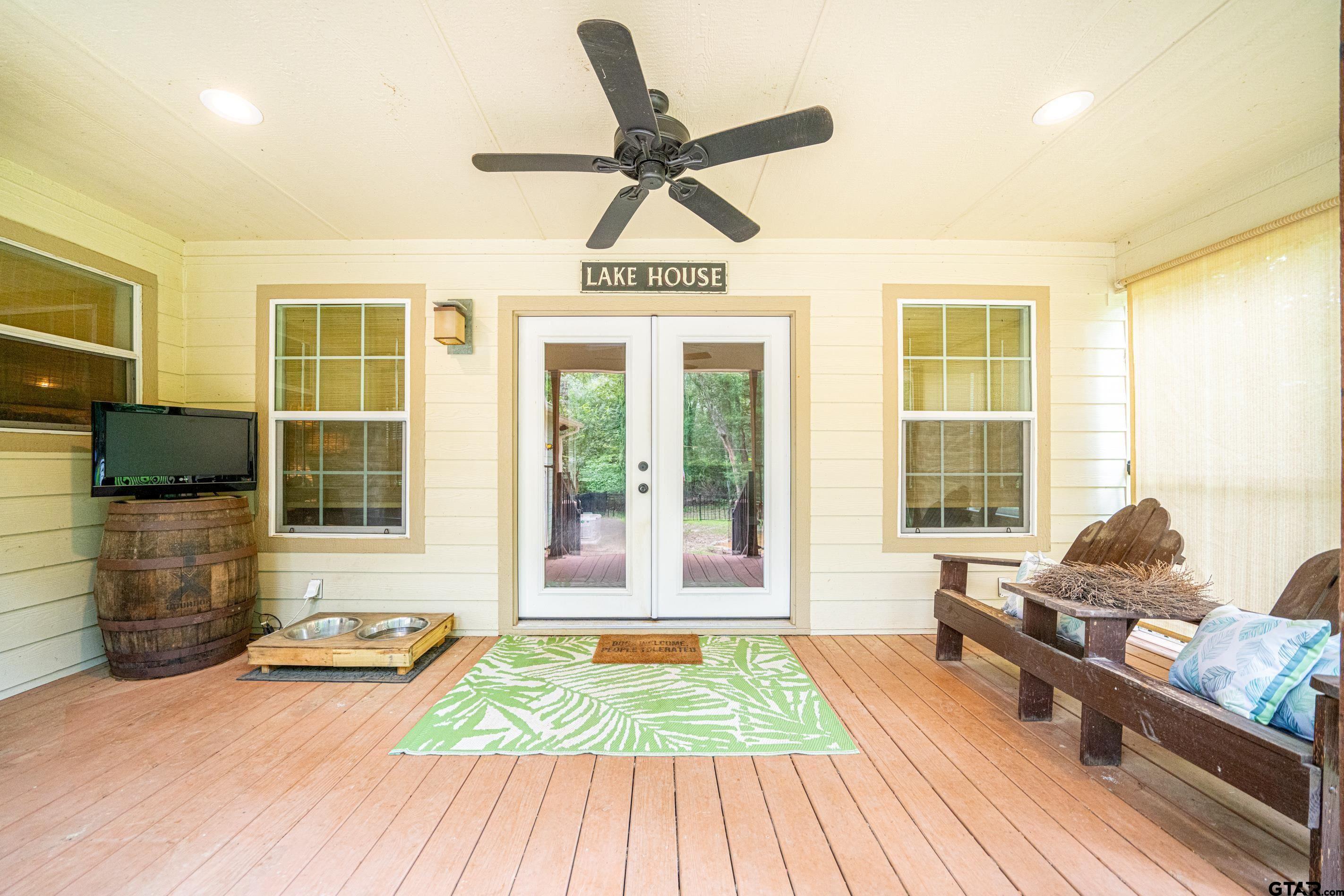 Located in the sought-after Tall Tree subdivision just across the stre – image 32