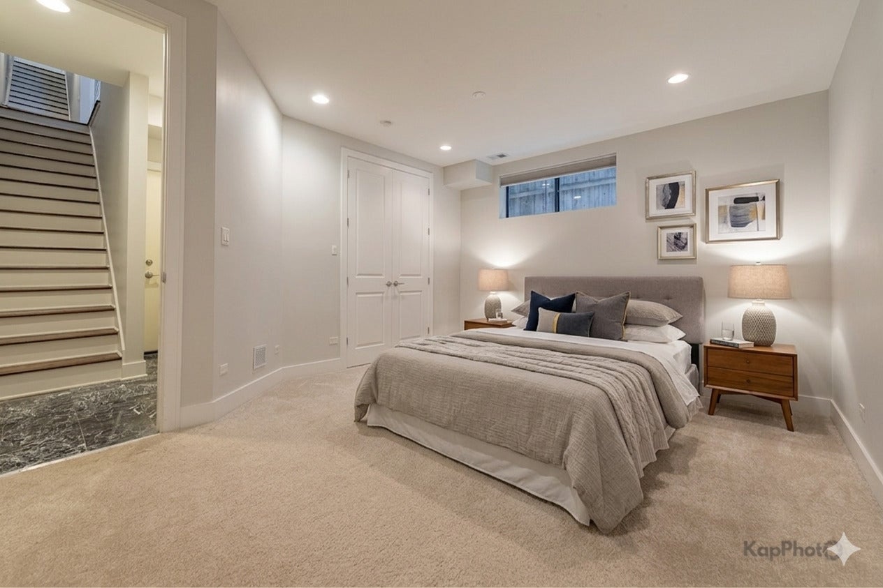 3839 3839 N Ashland Avenue #2, Chicago, Illinois, 60613, USA, 3 Bedrooms Bedrooms, ,2 BathroomsBathrooms,Residential,For Sale,3839 N Ashland Avenue #2,8c2415d9-76d4-4b30-9d1f-86ef71