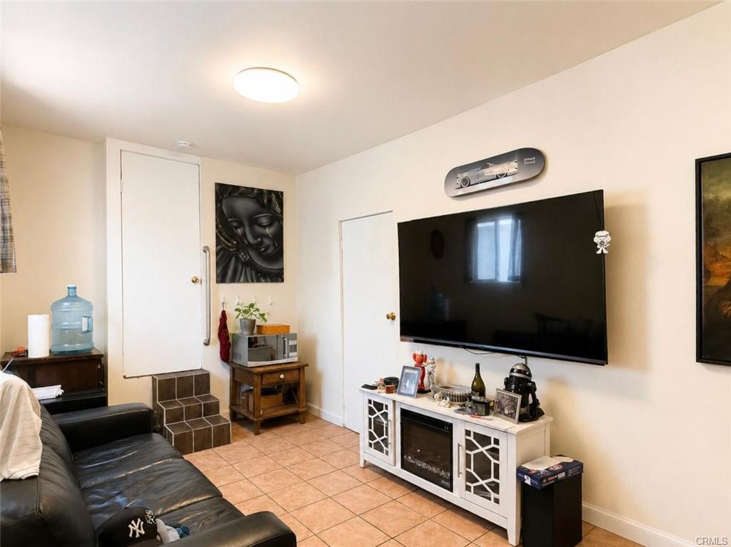 8617 8617 Ivy St, Los Angeles, California, 90002, USA, 5 Bedrooms Bedrooms, ,Residential,For Sale,8617 Ivy St,MB26135921