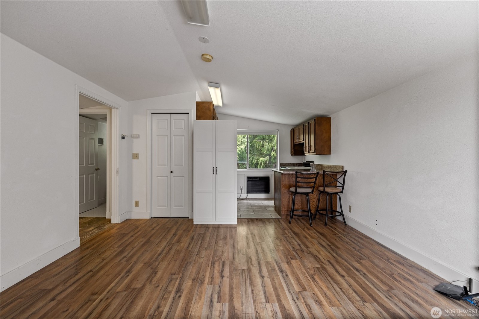 Rare opportunity to enjoy space, flexibility, and income potential on – image 31