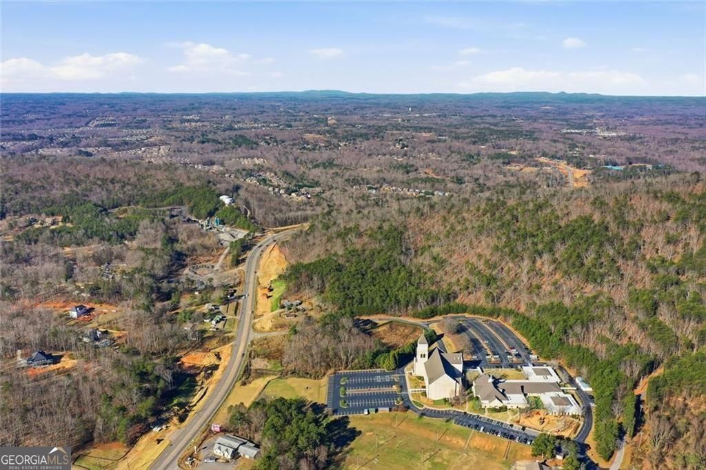 A mountain retreat in the heart of Forsyth. This extraordinary 6+ acre – image 21