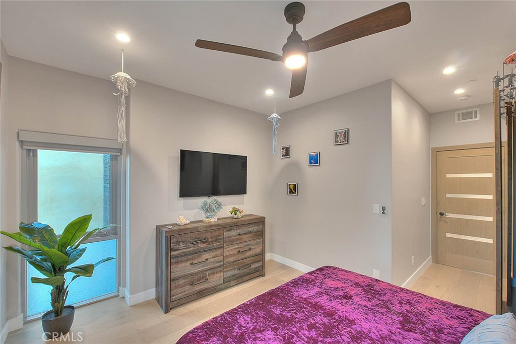 99 99 A Surfside, Surfside, California, 90743, USA, 4 Bedrooms Bedrooms, ,4 BathroomsBathrooms,Residential,For Sale,99 A Surfside,CV26025098