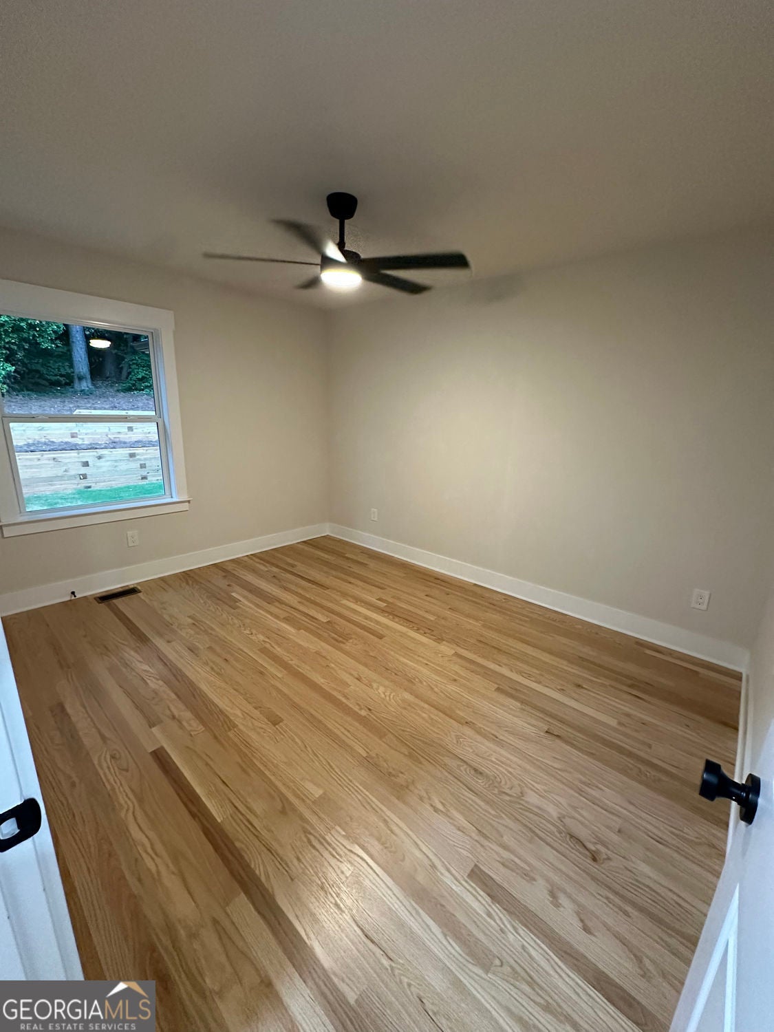 Welcome Home! A fully renovated home where modern upgrades meet though – image 9