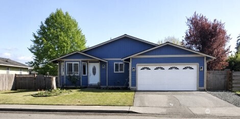 Welcome to this inviting single-level home featuring 3 bedrooms, 2 bat – image 1