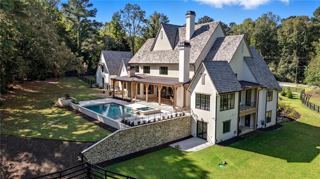 Beautiful Custom Home on gorgeous estate lot in exclusive Milton. This – image 2