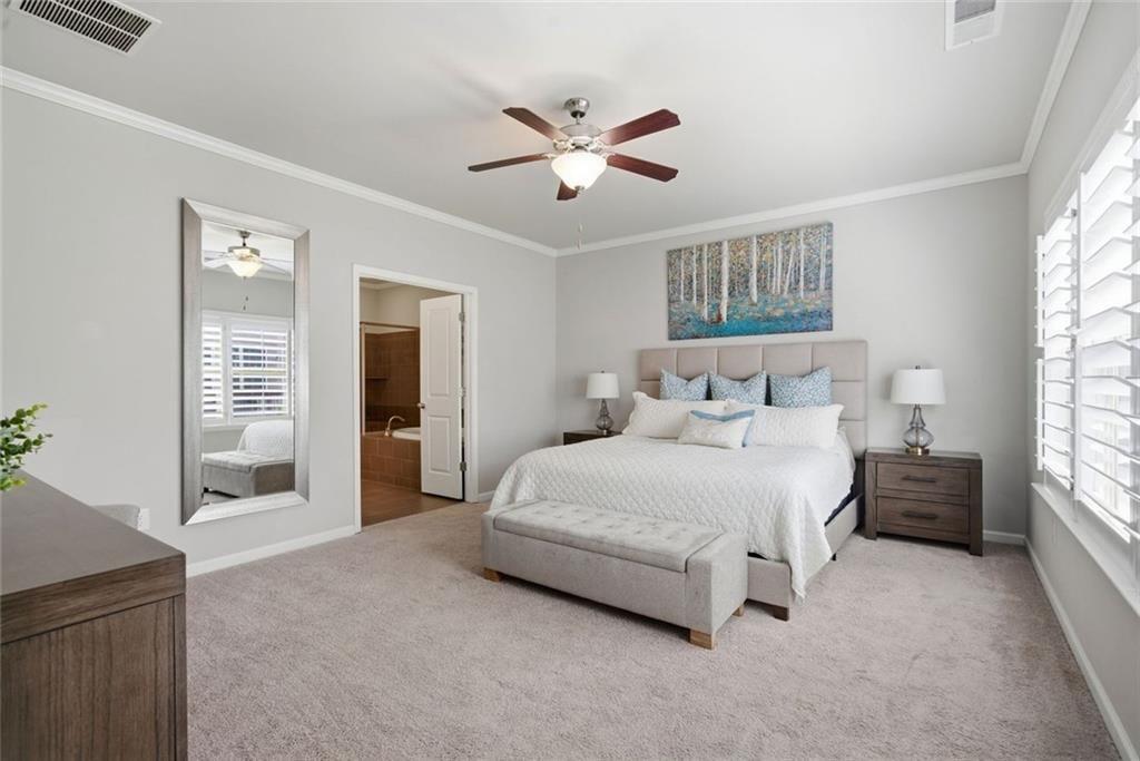 This beautifully maintained townhome in Sandy Springs offers an except – image 20