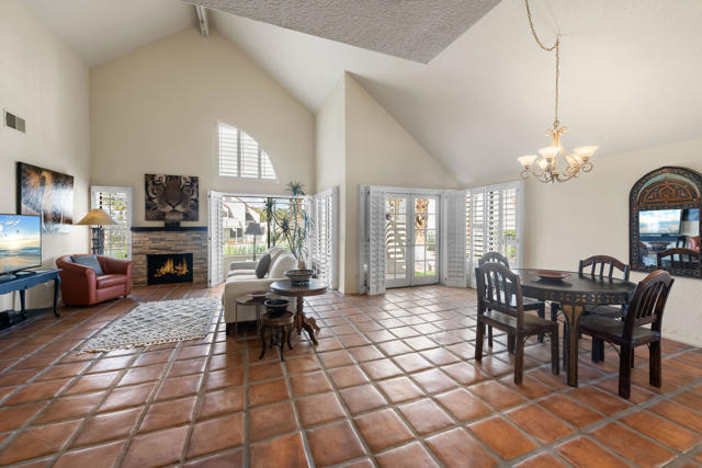 MAJOR PRICE IMPROVEMENT! Located just half a block from the world-clas – image 7