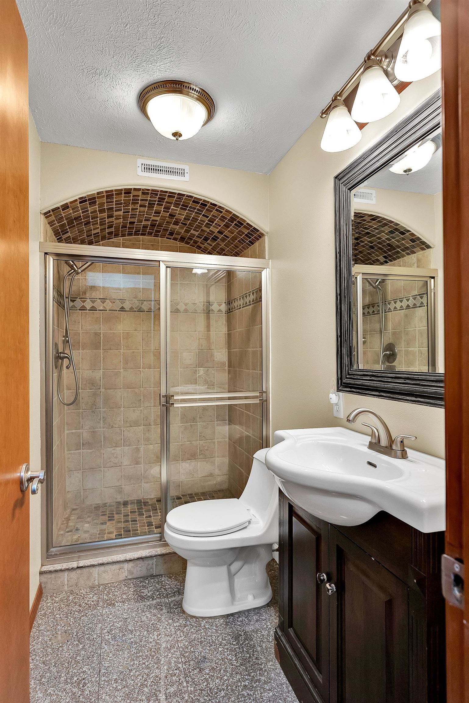 6533 6533 D Lois Way, Nine Mile Falls, Washington, 99026, USA, 4 Bedrooms Bedrooms, ,3 BathroomsBathrooms,Residential,For Sale,6533 D Lois Way,202518139