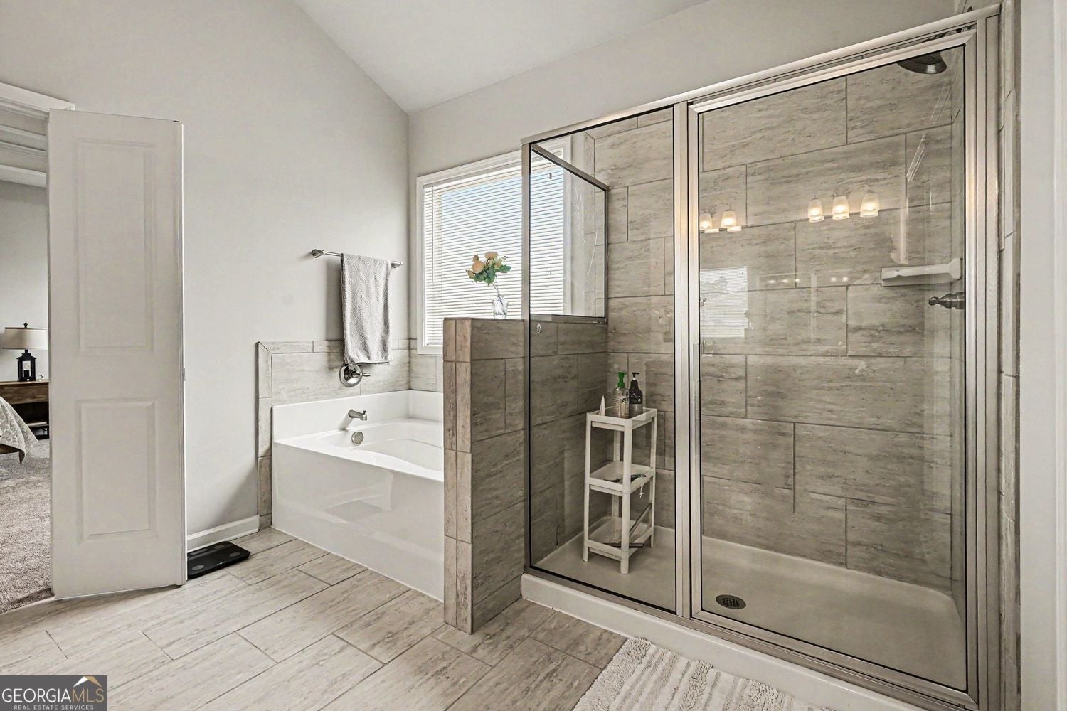 This 2,807 SF, 4-bedroom, 2.5-bath home is nestled in a vibrant commun – image 21