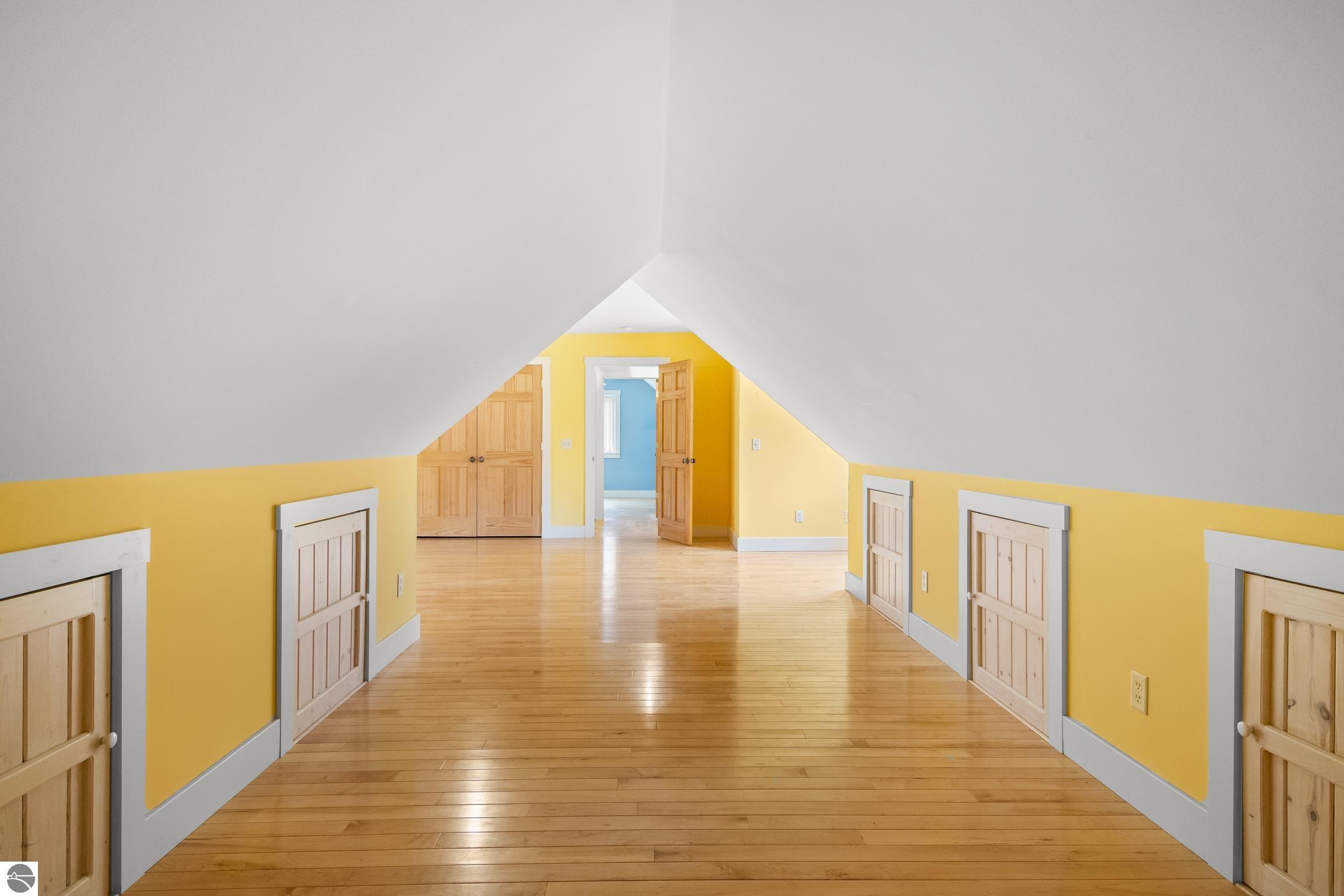 This 3-bedroom, 2.5-bath farmhouse offers a property designed for coun – image 36