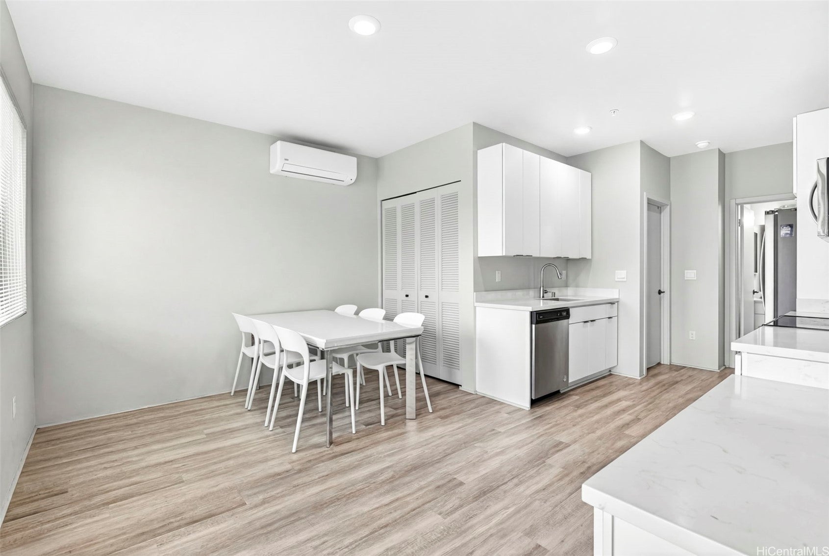 An INCREDIBLE VALUE and RARE opportunity to live, work, and play in Ho – image 2