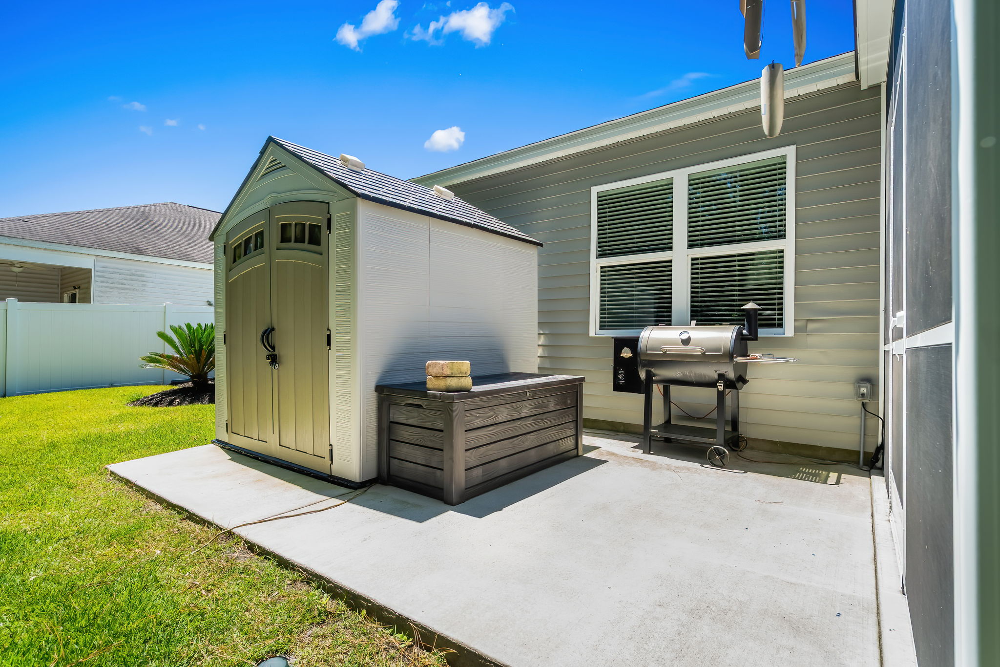 This is a beautifully maintained 4 BR/2BA one level, open concept ranc – image 35