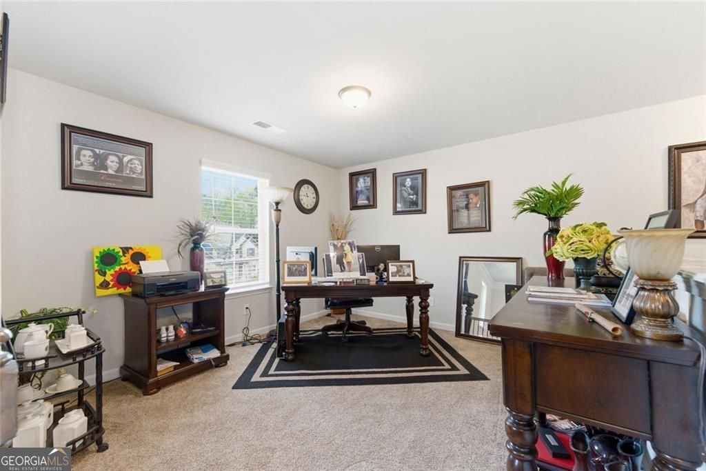 MOTIVATED SELLER/Excuse the packing up activity/Updated pictures comin – image 15