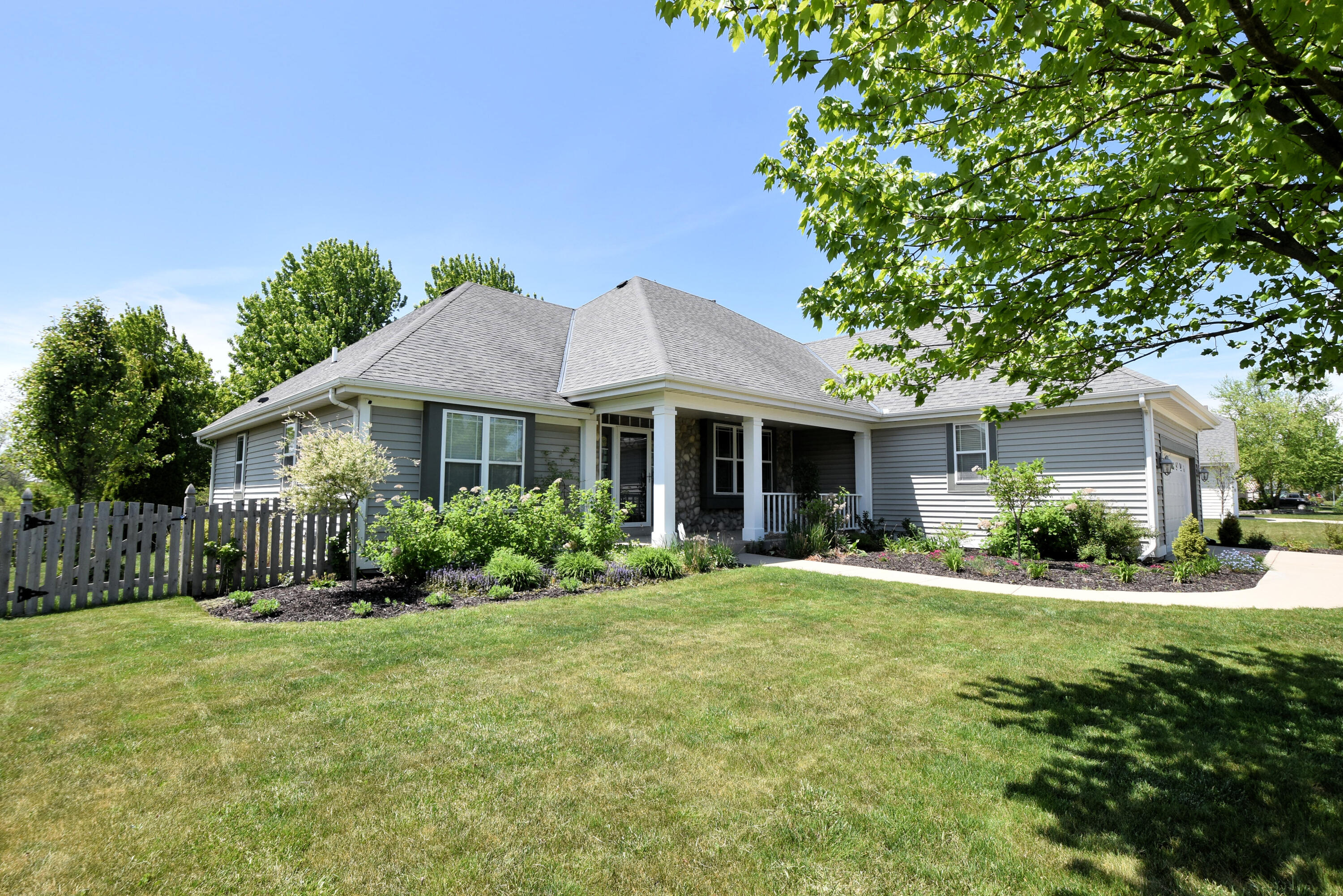 3326 3326 Emmertsen Rd, Caledonia, Wisconsin, 53406, USA, 3 Bedrooms Bedrooms, ,3 BathroomsBathrooms,Residential,For Sale,3326 Emmertsen Rd,df3244ac-4c6e-4545-bf85-edce47