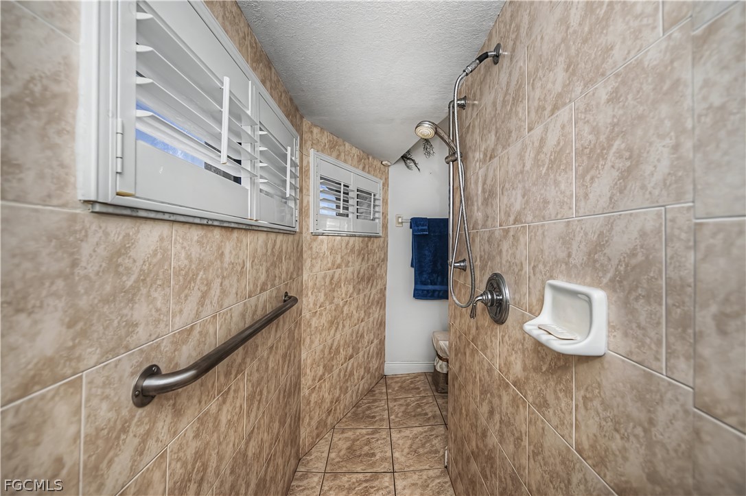3229 3229 SE 1st Court, Cape Coral, Florida, 33904, USA, 3 Bedrooms Bedrooms, ,2 BathroomsBathrooms,Residential,For Sale,3229 SE 1st Court,ee2b59fe-c4ab-4077-9063-6c4db8
