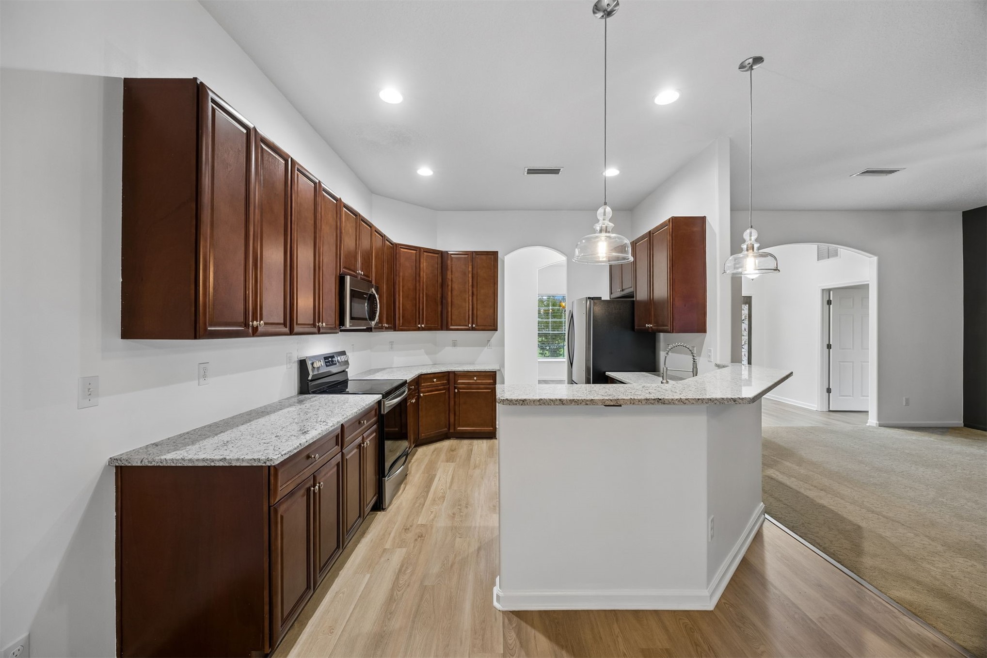 Tired of choosing between a backyard and a commute? At 54079 Amblerwoo – image 23