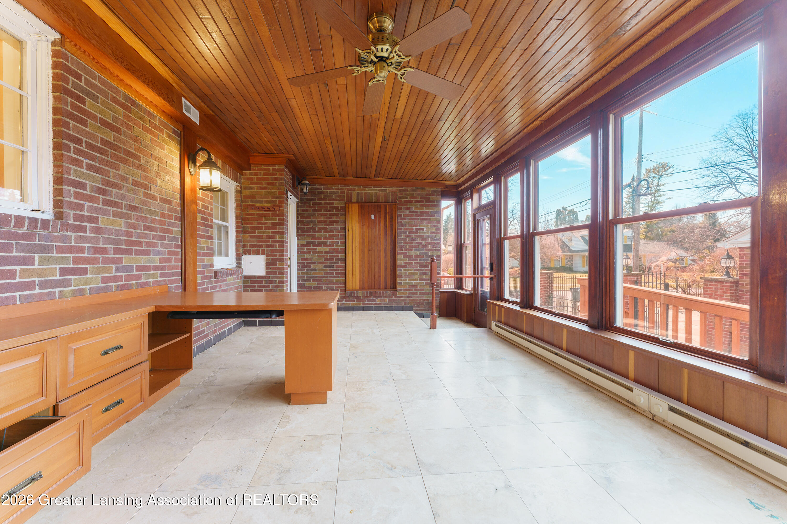 A rare opportunity to score a quintessential Glencairn gem! Gorgeous c – image 25