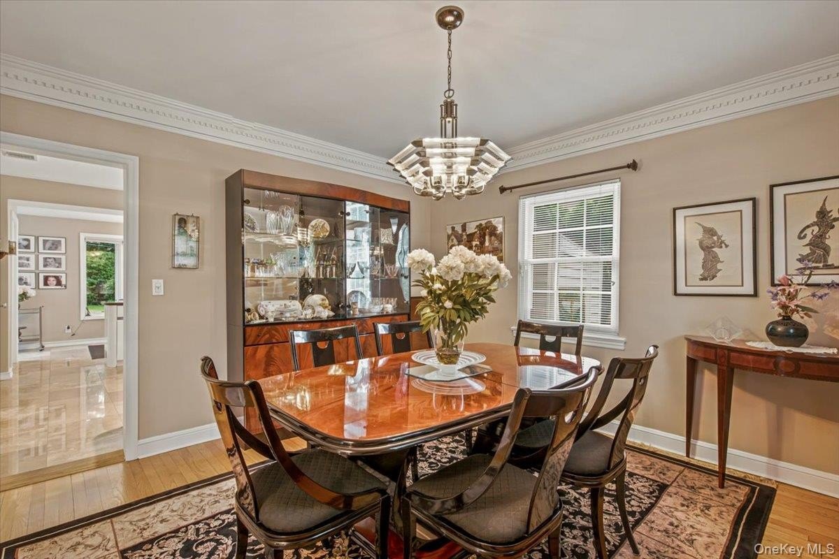 24 24 Overlook Road, Great Neck, New York, 11020, USA, 3 Bedrooms Bedrooms, ,3 BathroomsBathrooms,Residential,For Sale,24 Overlook Road,1018683