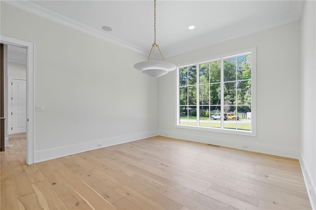 Beautiful Custom Home on gorgeous estate lot in exclusive Milton. This – image 53