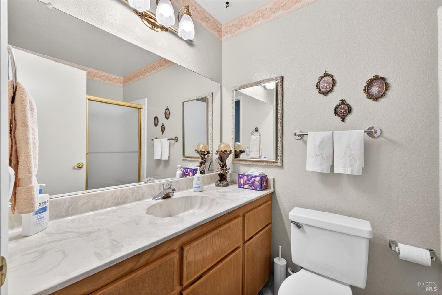 Welcome to 274 Beech Avenue, a beautifully maintained single-story hom – image 27