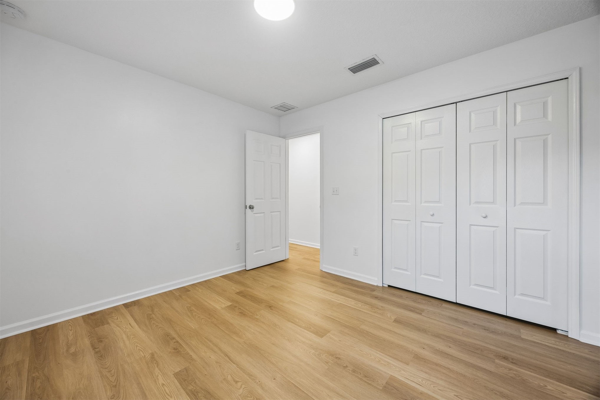 Tired of choosing between a backyard and a commute? At 54079 Amblerwoo – image 40