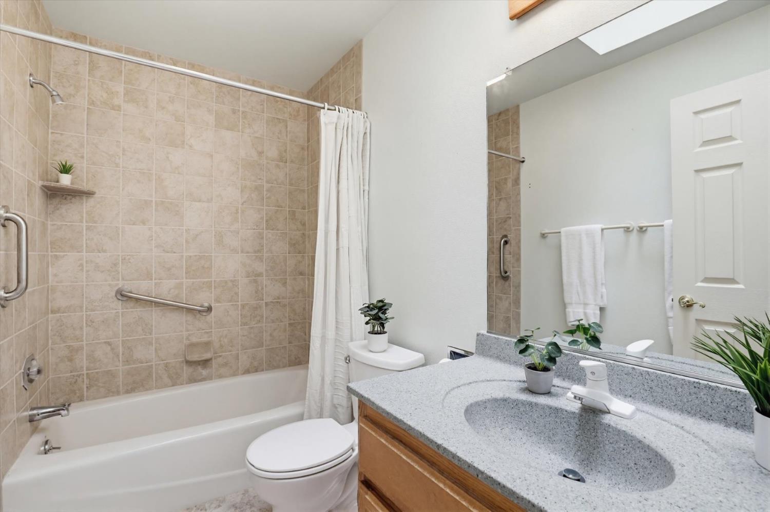 21349 21349 Leslie Drive, Grass Valley, California, 95945, USA, 4 Bedrooms Bedrooms, ,3 BathroomsBathrooms,Residential,For Sale,21349 Leslie Drive,226046586
