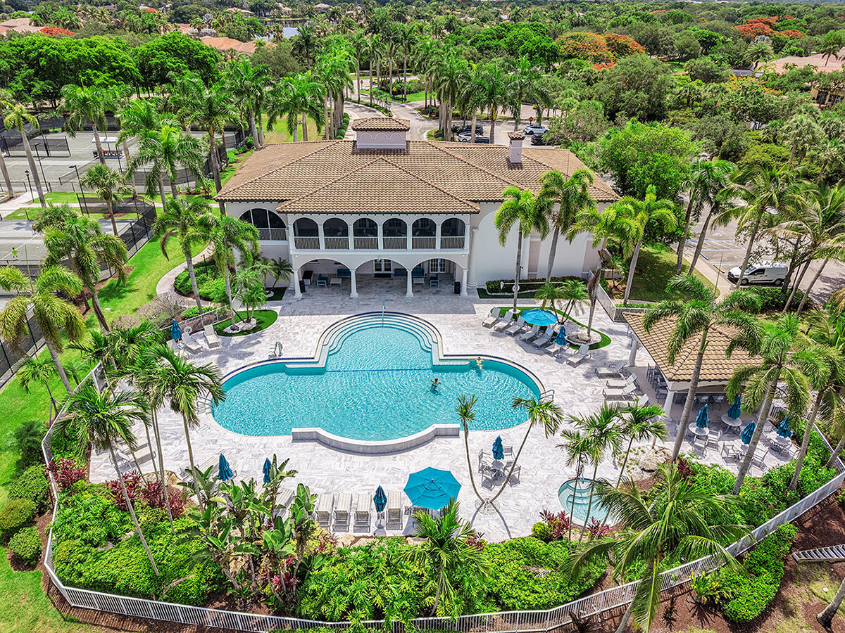 Welcome to Heron Bay, a beautiful and desirable gated community offeri – image 32