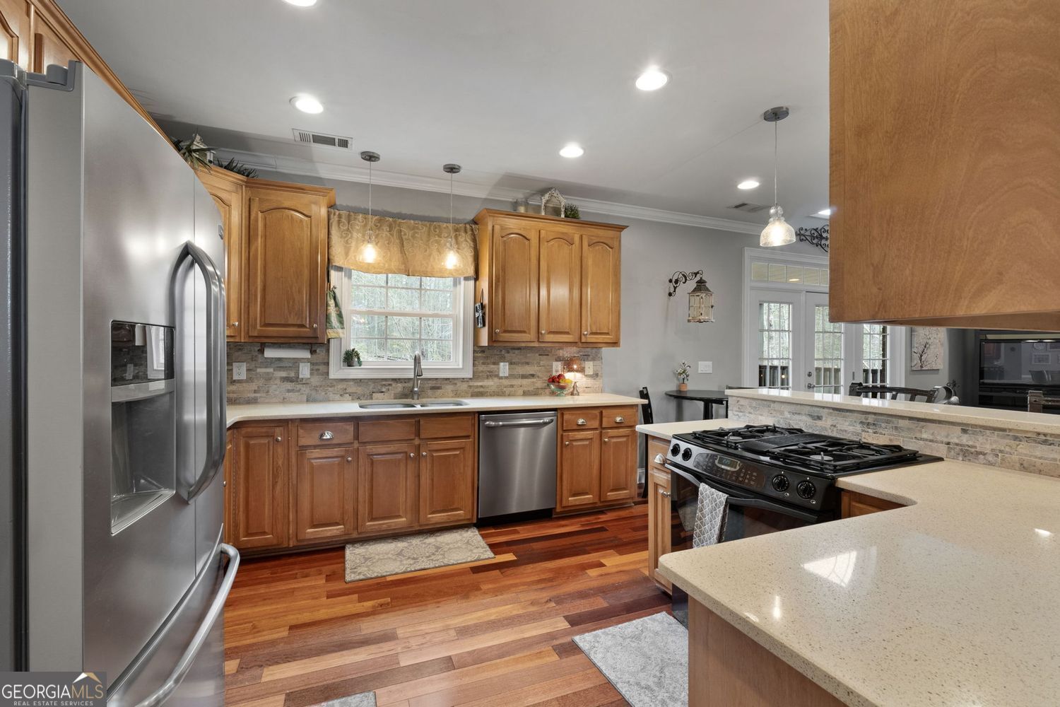 No HOA or restrictions! Full basement w/in-law suite! All Brick! Come – image 12