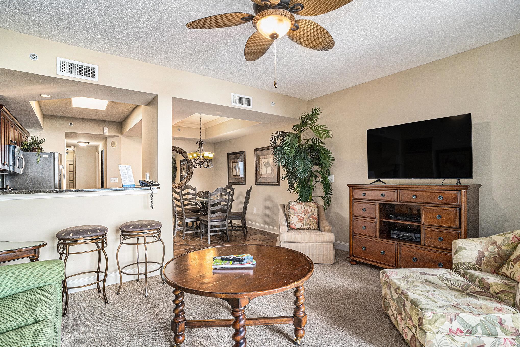 Experience upscale oceanfront living in this impeccably maintained 1-b – image 7