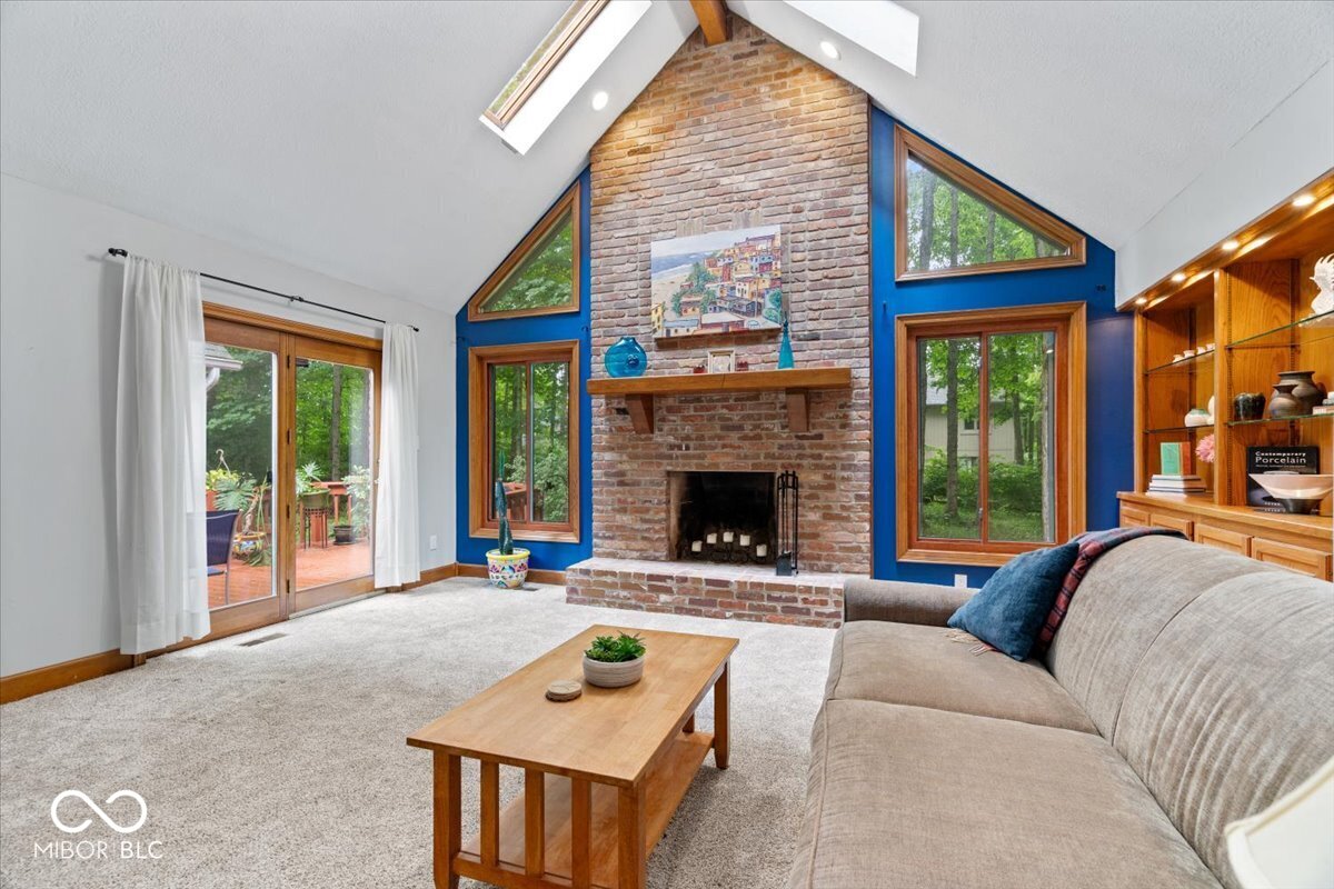 Updates galore in desirable Feather Cove III! Nestled on a half-acre w – image 7